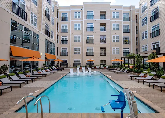 Spacious Luxury 2 Bedroom-2 Bath Apt In Uptown With Balcony -80